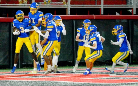 Big plays lead Crusaders over STA
